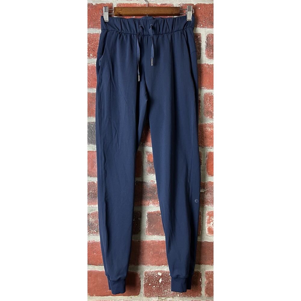 Lululemon On the Fly Joggers Navy Blue 28” Inseam Size 2